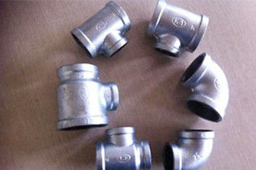 Garnitures de tuyau malléables de poly connexions malléables de fer